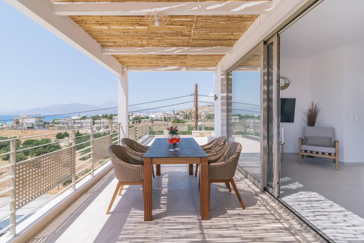 Ammokrinos Luxury Homes,150M From The Beach คาลามากิ ภายนอก รูปภาพ