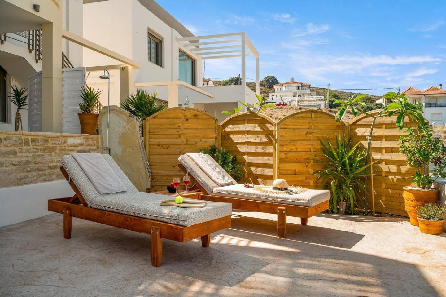 Ammokrinos Luxury Homes,150M From The Beach คาลามากิ ภายนอก รูปภาพ