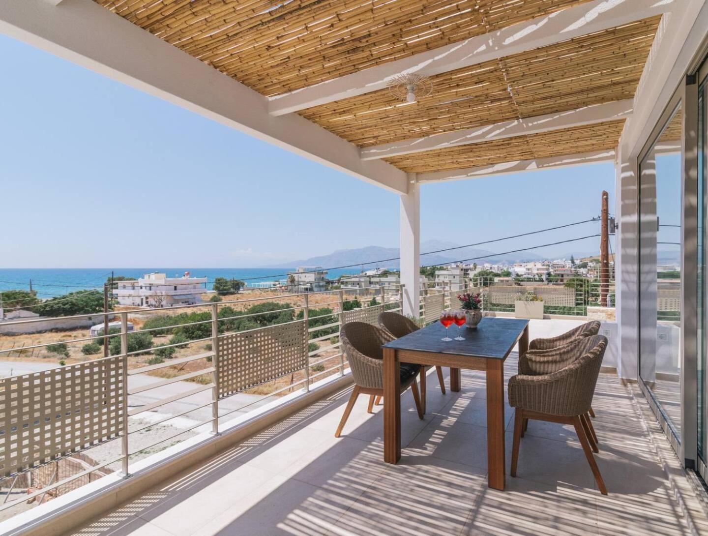 Ammokrinos Luxury Homes,150M From The Beach คาลามากิ ภายนอก รูปภาพ